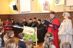 Promoce_dětská_univerzita_rektor_Miroslav_Lávička